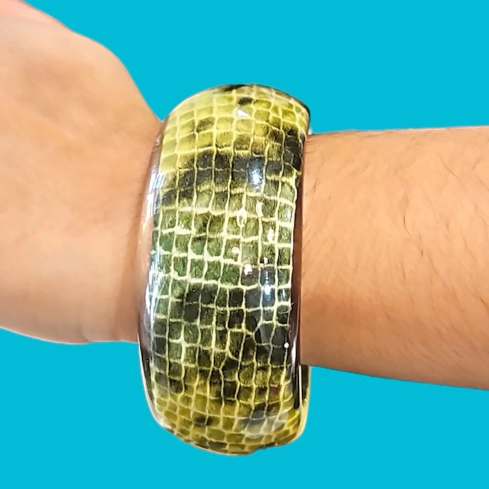 GREEN‎ SNAKELIKE PRINT BANGLE